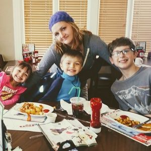 Meet your Posher, Dana